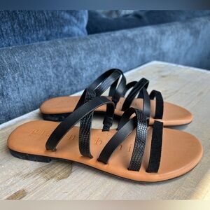 Gianni Bini Tan Flat Strappy Sandals sz 5